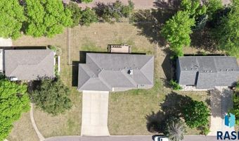 1212 E Fleetwood Cir, Brandon, SD 57005