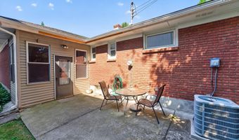 87 Buckingham Dr, Albany, NY 12208