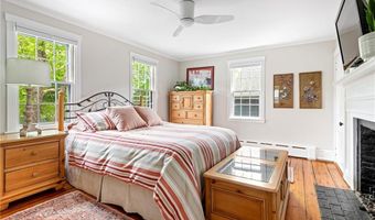 47 Second St, Newport, RI 02840