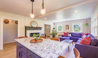 221 Lincolnville Ave, Belfast, ME 04915
