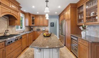 100 Hickory Tavern Rd, Long Hill Twp., NJ 07933