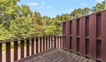 2332 Hidden Meadow Ln, Ballwin, MO 63021