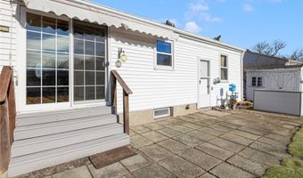 79 Nimitz Rd, East Providence, RI 02916