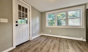 29 Fordway St, Derry, NH 03038