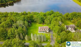 141 Embill Dr, Tobyhanna, PA 18610