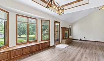 1965 W Cardinal Ln, Aurora, MO 65605