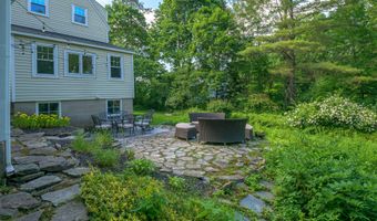 259 Middle Rd, Falmouth, ME 04105