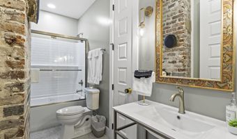 782 Water St, Biloxi, MS 39530