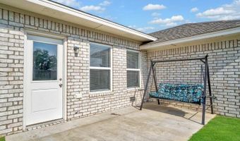 1004 Village Dr, Altus, OK 73521