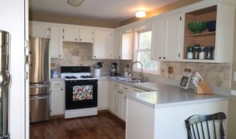 1900 Waverly Ln, Algonquin, IL 60102