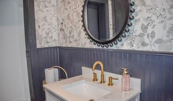 208 SW 3rd St, Antlers, OK 74523