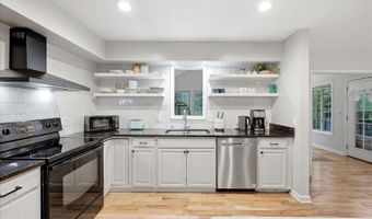 323 PALMER Rd, Basye, VA 22810