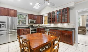1212 N CLEVELAND St, Arlington, VA 22201