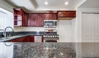 700 S Ardmore Ave 204, Los Angeles, CA 90005