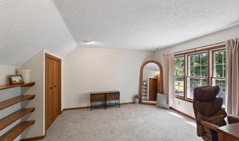 8906 138th Street Ct, Apple Valley, MN 55124