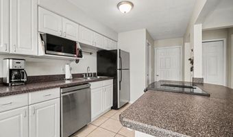7202 Harbor Dr, Algonac, MI 48001