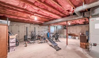 6 Lyndenwood Dr, Brookfield, CT 06804