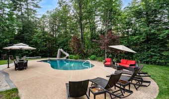 74 Settlers Ct, Bedford, NH 03110