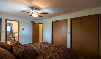 207 N 10th St, Albia, IA 52531