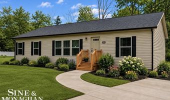 2060 Washington St, Algonac, MI 48001