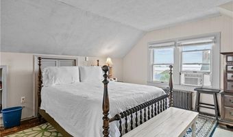 129 Bliss Mine Rd, Newport, RI 02840