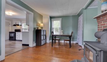 12 Maple St, Bath, ME 04530