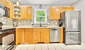 348 Deerfield Rd, Allenstown, NH 03275