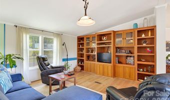 298 Wolf Xing, Bakersville, NC 28705