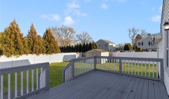 1609 W Main Rd, Middletown, RI 02842