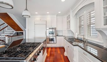73 E 25th St, Avalon, NJ 08202