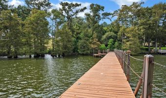 5617 S Lakeshore Dr, Shreveport, LA 71119