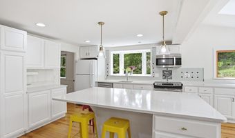 39 Ethan Allen Dr, Acton, MA 01720