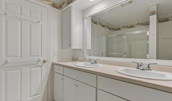 51 Dockside Ln, Belfast, ME 04915