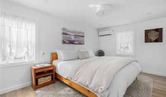 13 Starboard Ave, Jamestown, RI 02835