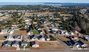 728 SEACREST Dr, Bandon, OR 97411