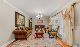 5 Trotter Ter, Belford, NJ 07718