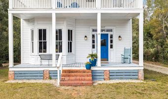 107 Ave B, Apalachicola, FL 32320