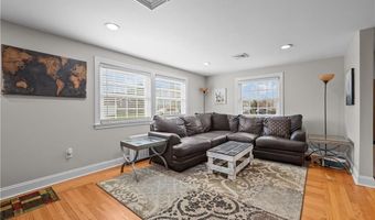21 Delway Rd, East Providence, RI 02914