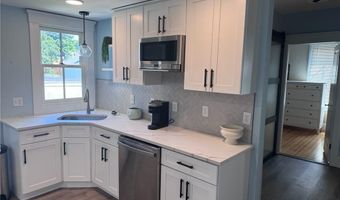 35 Elm St B, Newport, RI 02840
