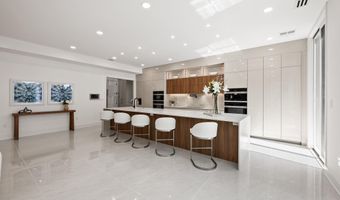 2321 N RICHMOND St, Arlington, VA 22207