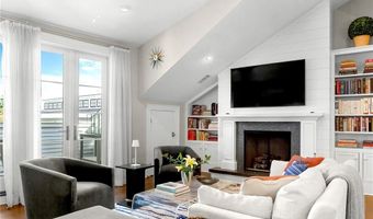 50 School St 7, Newport, RI 02840