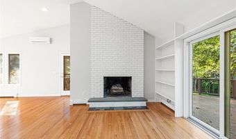 31 Stanchion Ave, Jamestown, RI 02835