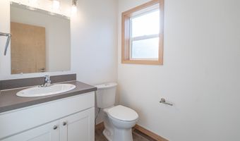51680 Rose St, Blue River, OR 97413