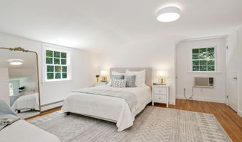 11 Pond Pl, Cos Cob, CT 06807