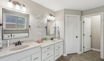 574 Ravensridge Ct, Alexandria, KY 41001