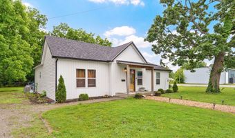 430 S Oak Ave, Aurora, MO 65605