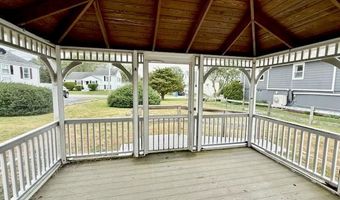 117 Wolcott Ave, Middletown, RI 02842