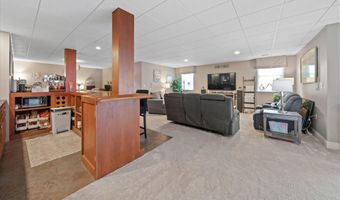 33 WATERTON Dr, Bear, DE 19701