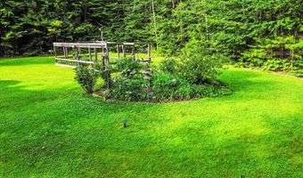 1 Castle View Ln, Belgrade, ME 04917