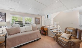 254 Village Mead Dr, Ballwin, MO 63021